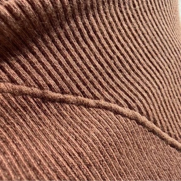 NEW Everlane ribbed cropped workout top - Picture 5 of 11